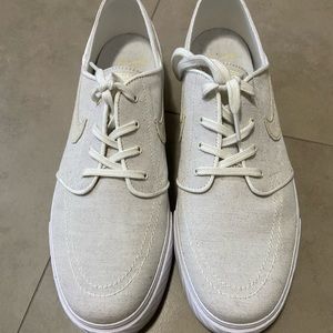 Nike Men’s Sneakers